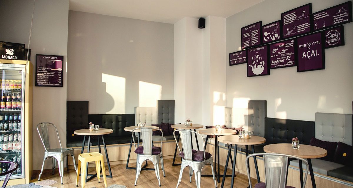 https://lovadesign.de/wp-content/uploads/2018/12/3-lova-raum-lomglegs-muenchen-cafe-acai-1200x640.jpg